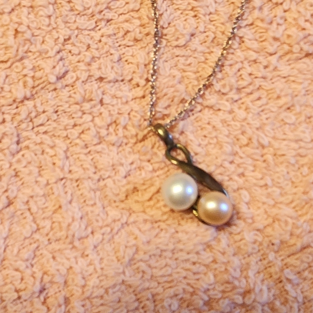 Pearl necklace